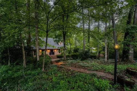 222 Camelot Rd, Clemson, SC 29631