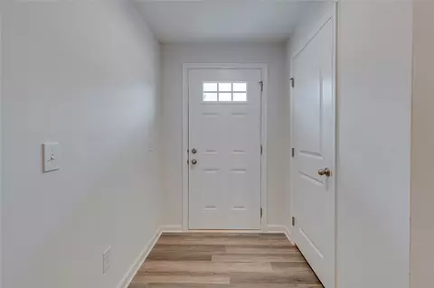 Entry Way - 258 Brooklane Ct, Easley, SC 29642 photo 2 of 8