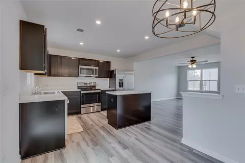 Kitchen - 258 Brooklane Ct, Easley, SC 29642 photo 2 of 4