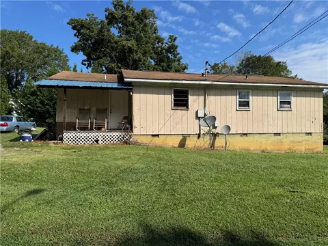 Exterior - 202 206 209 102 Etc Head Werner Kelley Watkins Etc St, Central, SC 29630 photo 2 of 5