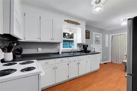 Kitchen - 1208 Five Forks Rd, Pendleton, SC 29670 photo 3 of 4