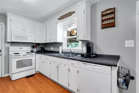 Kitchen - 1208 Five Forks Rd, Pendleton, SC 29670 photo 1 of 4