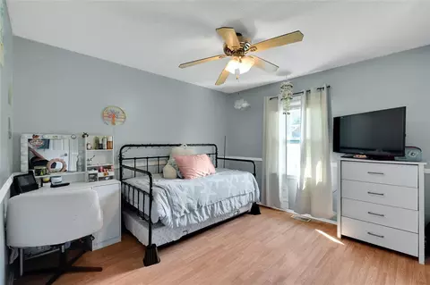 Bedroom - 1208 Five Forks Rd, Pendleton, SC 29670 photo 3 of 4