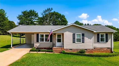 1208 Five Forks Rd, Pendleton, SC 29670