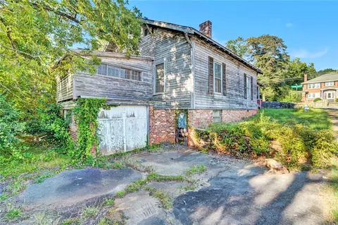 Exterior - 220 Hampton Ave, Pickens, SC 29671 photo 4 of 8