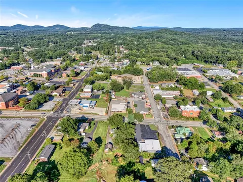 View/Area - 220 Hampton Ave, Pickens, SC 29671 photo 8 of 10