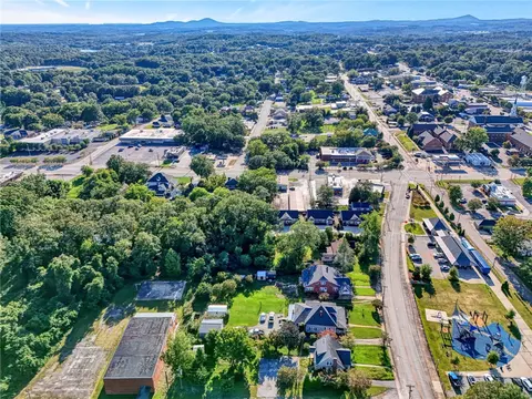 View/Area - 220 Hampton Ave, Pickens, SC 29671 photo 6 of 10
