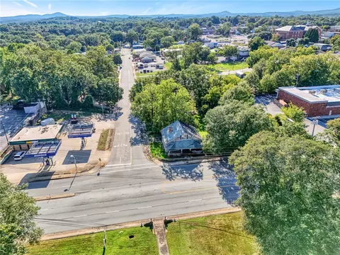 View/Area - 220 Hampton Ave, Pickens, SC 29671 photo 1 of 10