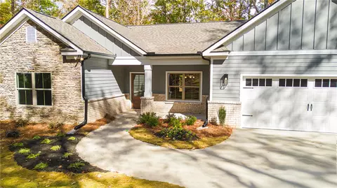 1012 E Laurel Dr, Westminster, SC 29693 photo 2