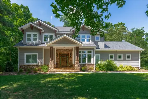 401 Promontory Rdg, Seneca, SC 29672