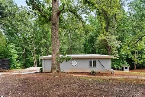 140 Robinhood Rd, Townville, SC 29689