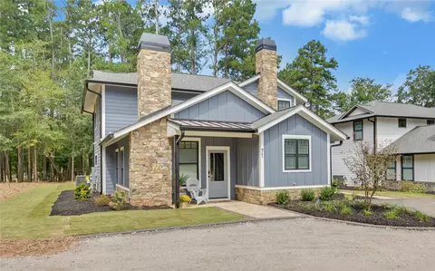 71 Woodlake Ct #A, Hartwell, GA 30643