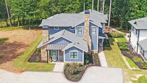 73 Woodlake Ct #B, Hartwell, GA 30643