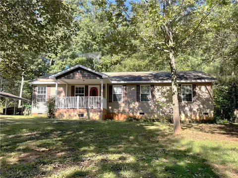 111 Chauga Shoals Dr, Westminster, SC 29693