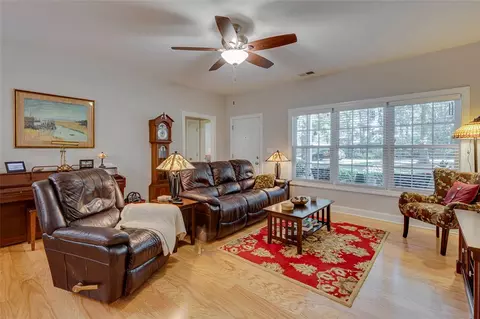 Living - 113 Zula Cir, Starr, SC 29684 photo 1 of 2
