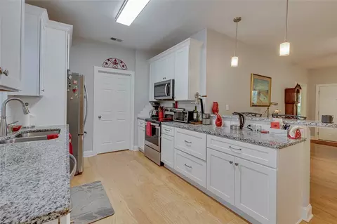 Kitchen - 113 Zula Cir, Starr, SC 29684 photo 3 of 5
