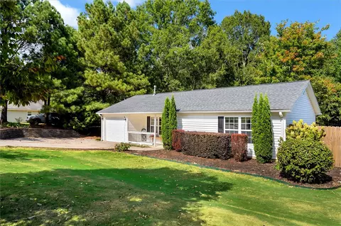 117 Bragg Dr, Williamston, SC 29697 photo 3