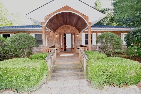 138 Springlake Rd, Six Mile, SC 29682