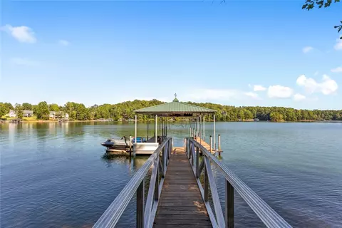 509 Peninsula Rd, West Union, SC 29696