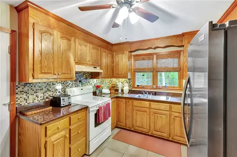 Kitchen - 5 Sitton Cir, Easley, SC 29642 photo 1 of 4