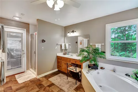 Bath - 5 Sitton Cir, Easley, SC 29642 photo 2 of 3