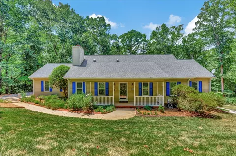 Exterior - 5 Sitton Cir, Easley, SC 29642 photo 2 of 11