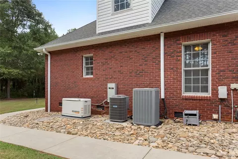 Exterior - 1421 Stringer Rd, Belton, SC 29627 photo 6 of 9
