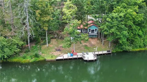 147 Lakeside Dr, Mountain Rest, SC 29664