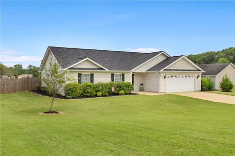 105 Wild Turkey Rd, Williamston, SC 29697