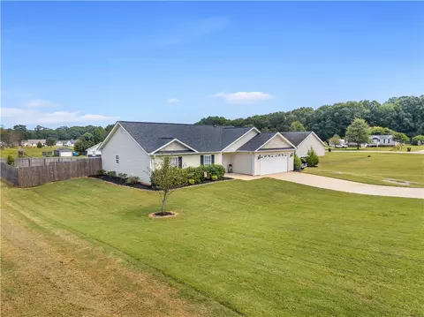 105 Wild Turkey Rd, Williamston, SC 29697 photo 2