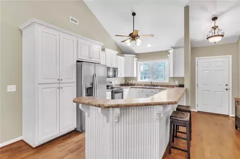 Kitchen - 124 Pinnacle Ln #B, Easley, SC 29642 photo 1 of 4