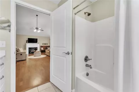 Entry Way - 124 Pinnacle Ln #B, Easley, SC 29642 photo 3 of 3