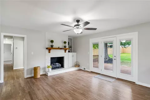 Living - 2025 Sheldon Dr, Anderson, SC 29621 photo 3 of 7