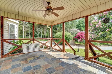 Exterior - 547 Crest Dr, Easley, SC 29640 photo 9 of 19