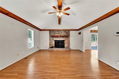 Living - 547 Crest Dr, Easley, SC 29640 photo 4 of 5