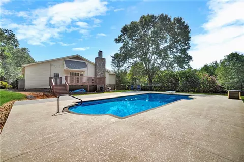 Exterior - 547 Crest Dr, Easley, SC 29640 photo 16 of 19