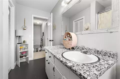 Bath - 46 Mason Dr, Walhalla, SC 29691 photo 6 of 7