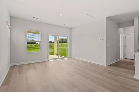 Living - 407 Shortleaf Ln, Pendleton, SC 29670 photo 2 of 4