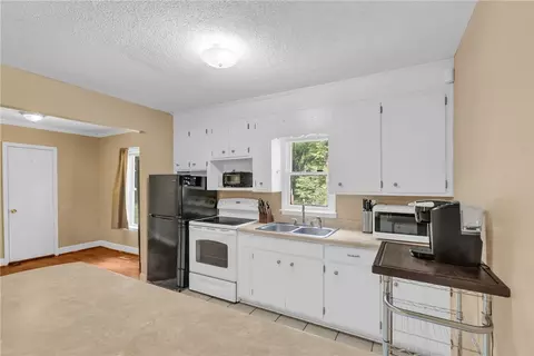 Kitchen - 1389 Earls Bridge Rd, Easley, SC 29640 photo 2 of 2