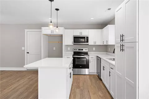 Kitchen - 340 Code Cir, Seneca, SC 29678 photo 3 of 3