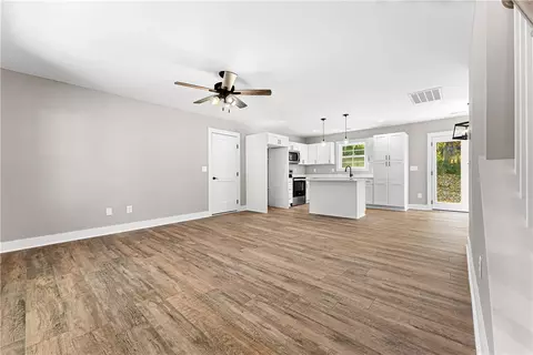 Living - 340 Code Cir, Seneca, SC 29678 photo 3 of 6