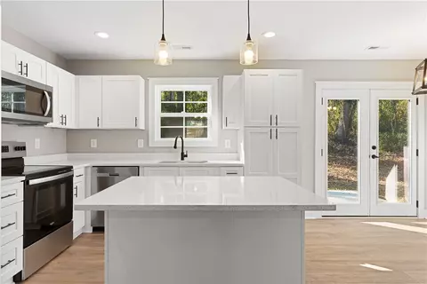 Kitchen - 340 Code Cir, Seneca, SC 29678 photo 1 of 3