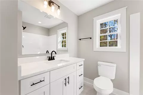 Bath - 340 Code Cir, Seneca, SC 29678 photo 2 of 4