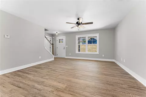 Living - 340 Code Cir, Seneca, SC 29678 photo 4 of 6