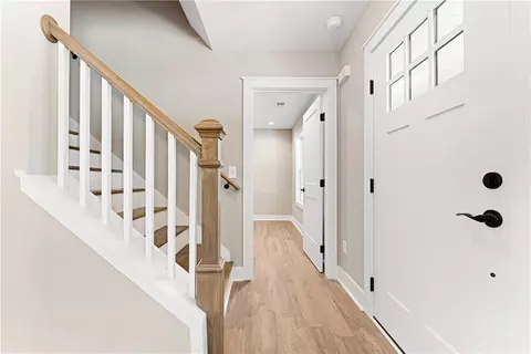 Entry Way - 340 Code Cir, Seneca, SC 29678 photo 3 of 5