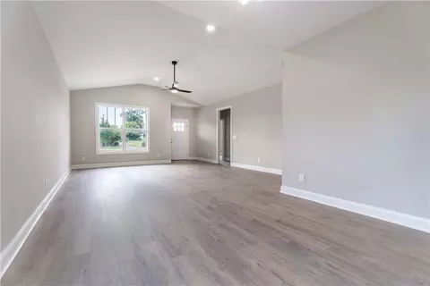 405 S Cherry St, Seneca, SC 29678 photo 8