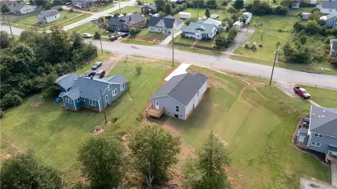 405 S Cherry St, Seneca, SC 29678 photo 32