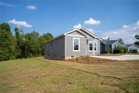 405 S Cherry St, Seneca, SC 29678 photo 2