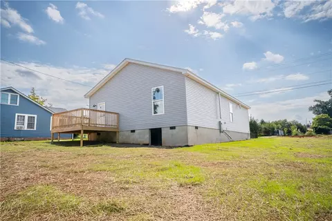 405 S Cherry St, Seneca, SC 29678 photo 4