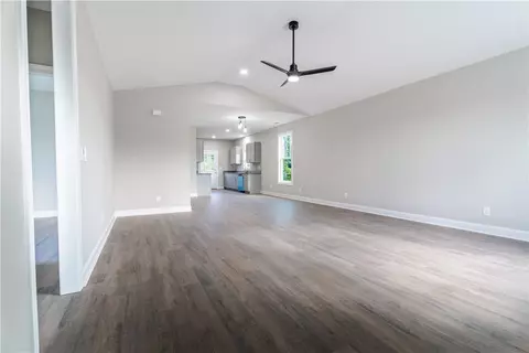 405 S Cherry St, Seneca, SC 29678 photo 5